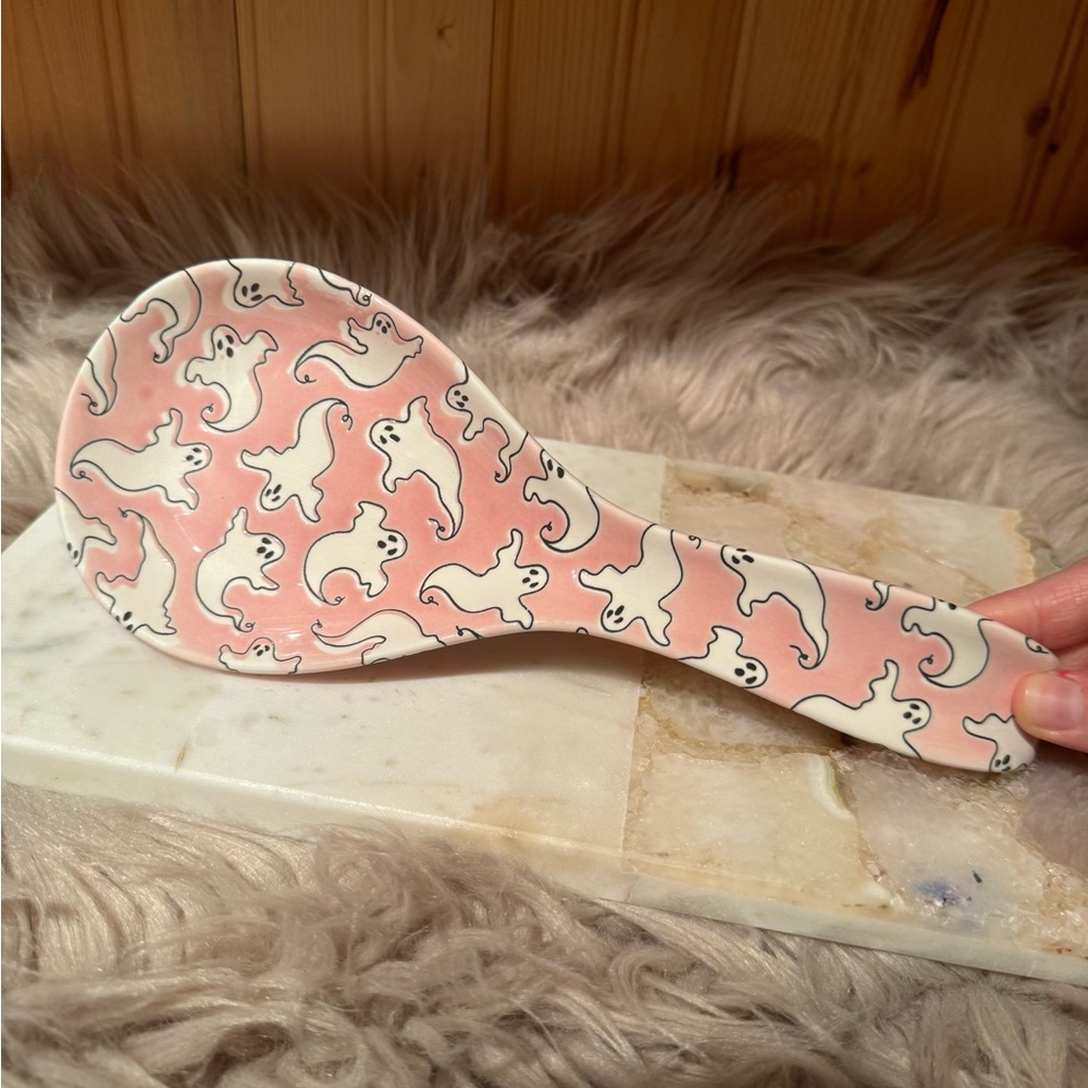 Ghost spoon rest